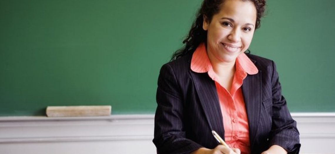 Doze posturas essenciais para ensinar sociologia no Ensino Médio